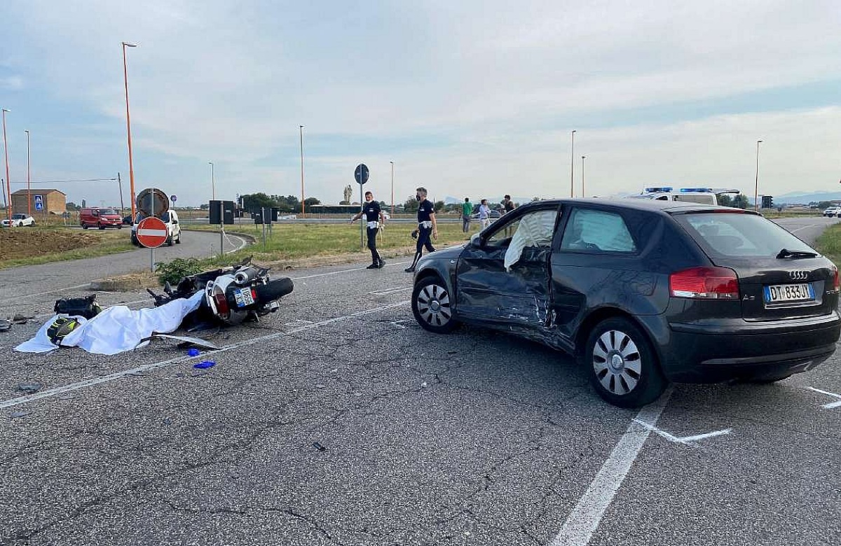 Giuseppina sposa il suo Andrea Campana nel giorno del suo funerale