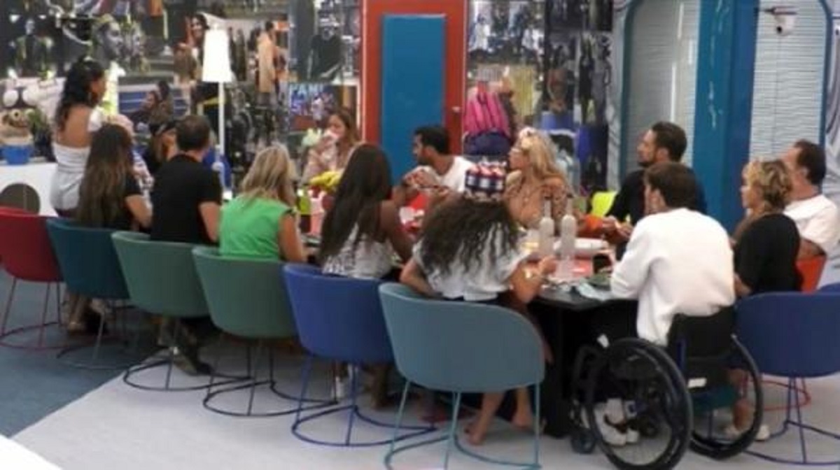 GF Vip, cena con imprevisto nella casa più spiata d’Italia: cosa è successo