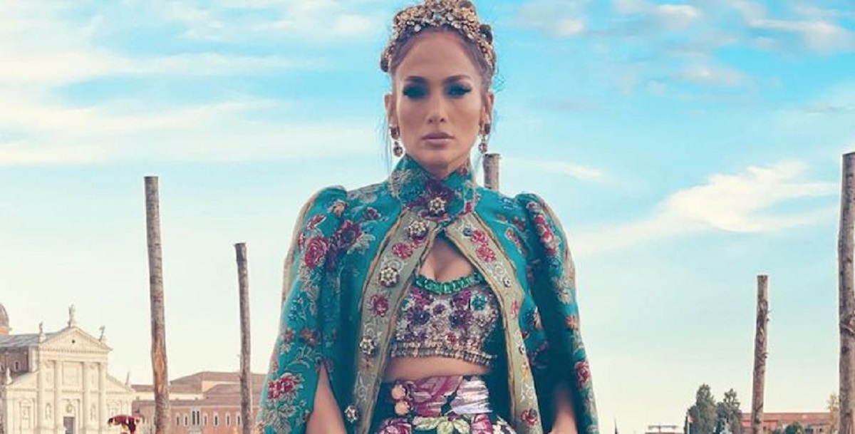 Jennifer Lopez a Venezia: la caduta di stile che non è passata inosservata