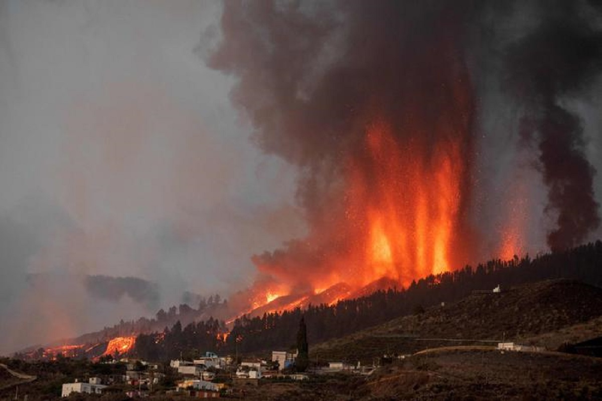 la lava avanza