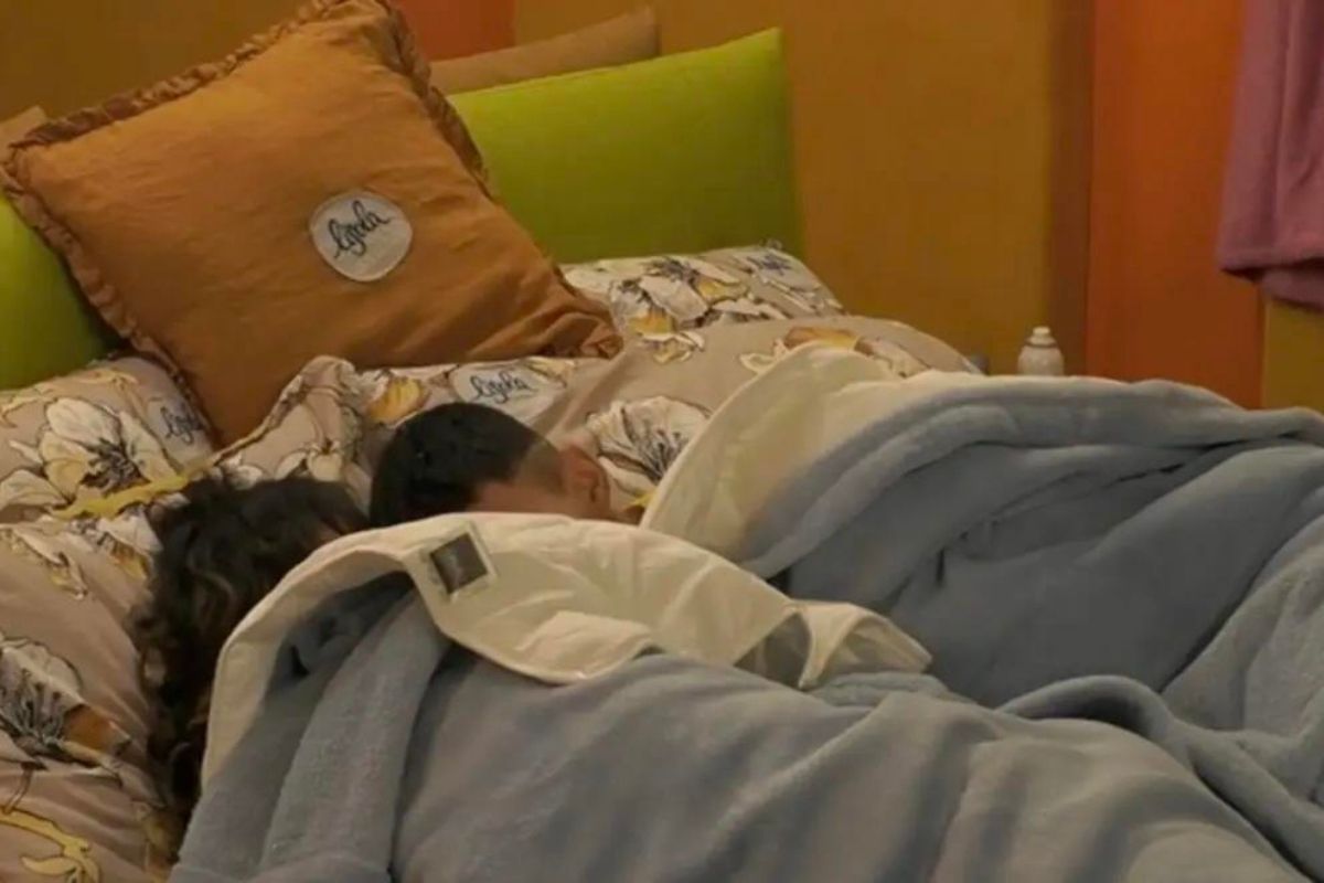 GF Vip, nuova coppia nata nella casa? i due dormono insieme