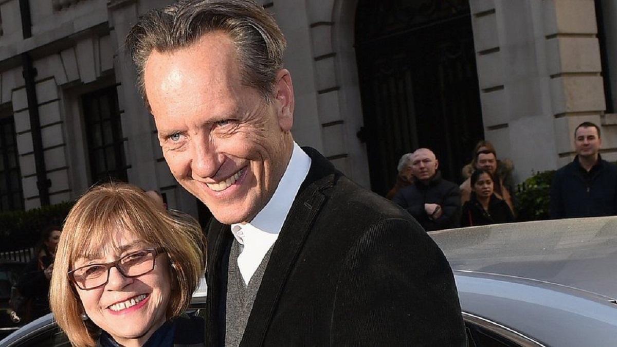 Grave lutto per Richard Grant, è morta la moglie Joan Washington: “Amore della mia vita”