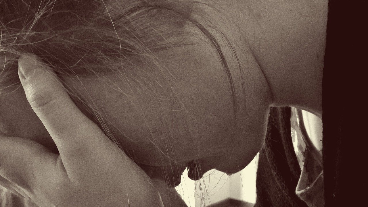 Mamma di 36 anni suicida a Treviso, la depressione post partum l’ha portata al gesto estremo