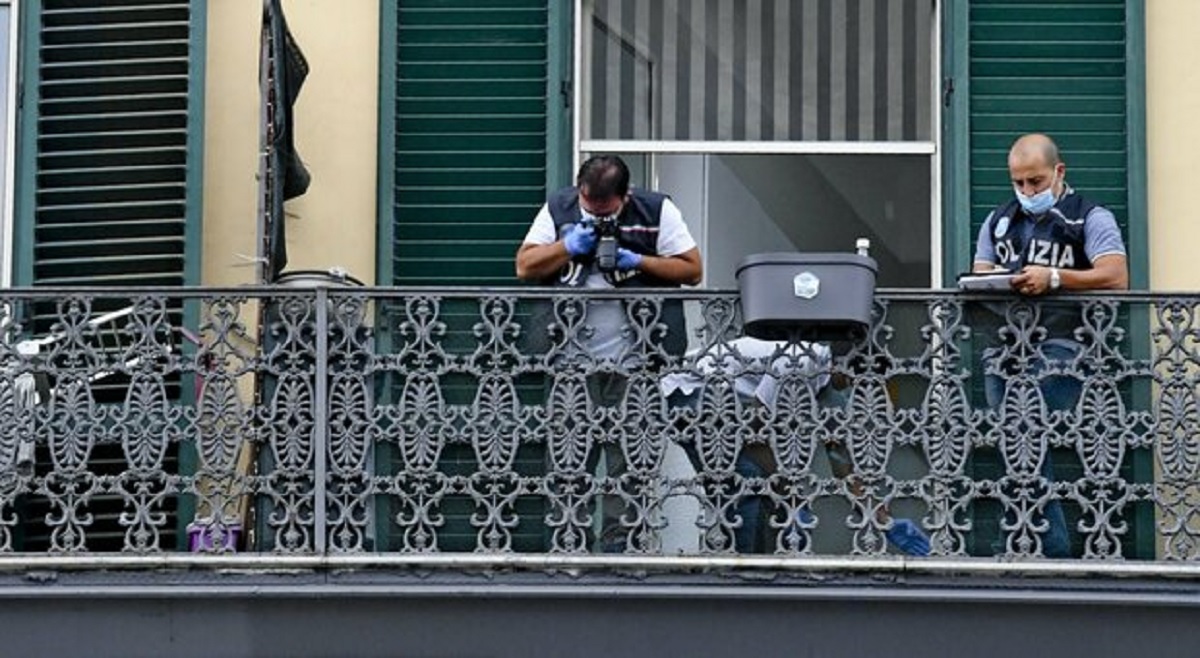 Samuele caduto dal balcone a Napoli