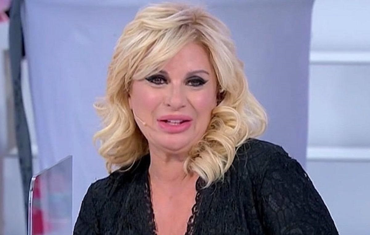 Tina Cipollari e Gemma Galgani: scontro senza precedenti. Interviene Maria De Filippi