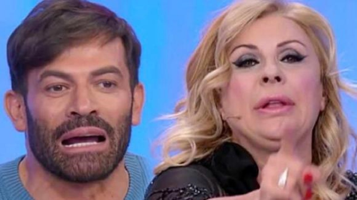 UeD, “In camerino”. Tina Cipollari e Gianni Sperti: un lungo confronto
