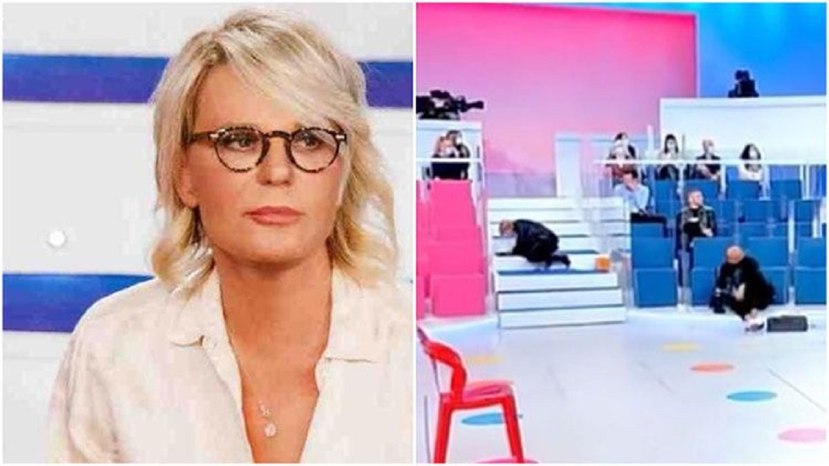UeD: Maria De Filippi si accascia sulle scale