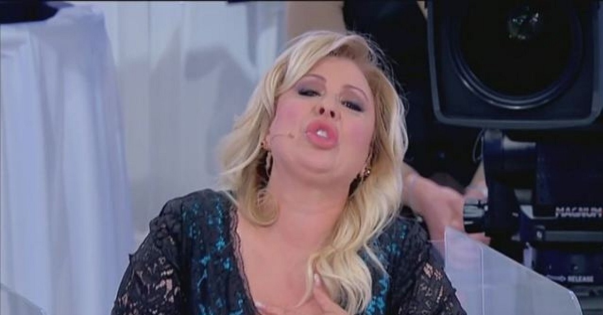 UeD: Tina Cipollari attacca Sara Zilli: “Ti ritenevo una donna intelligente”