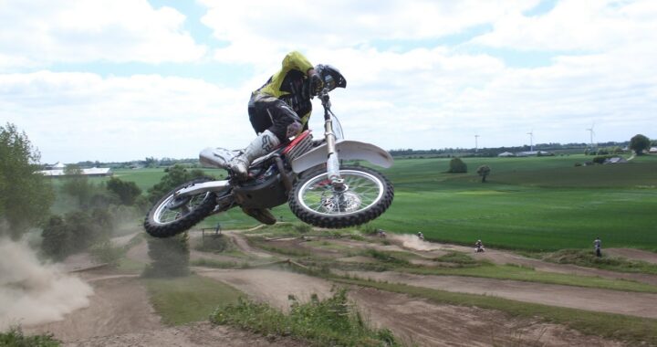 Incidente con moto da cross nel Pavese
