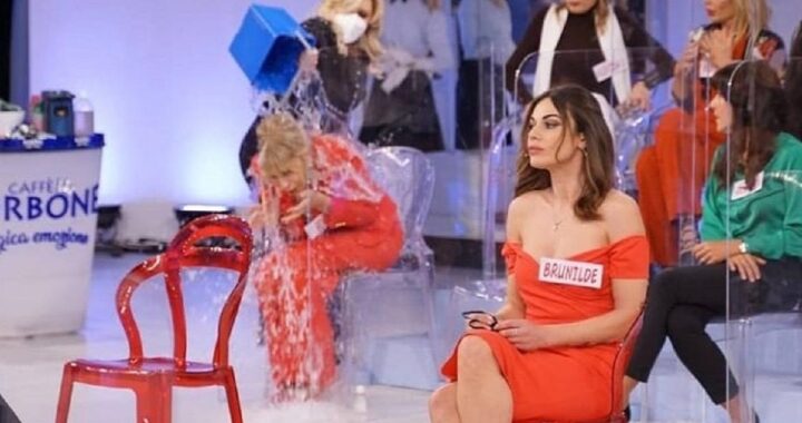 UeD: Tina Cipollari un nuovo gavettone per Gemma Galgani