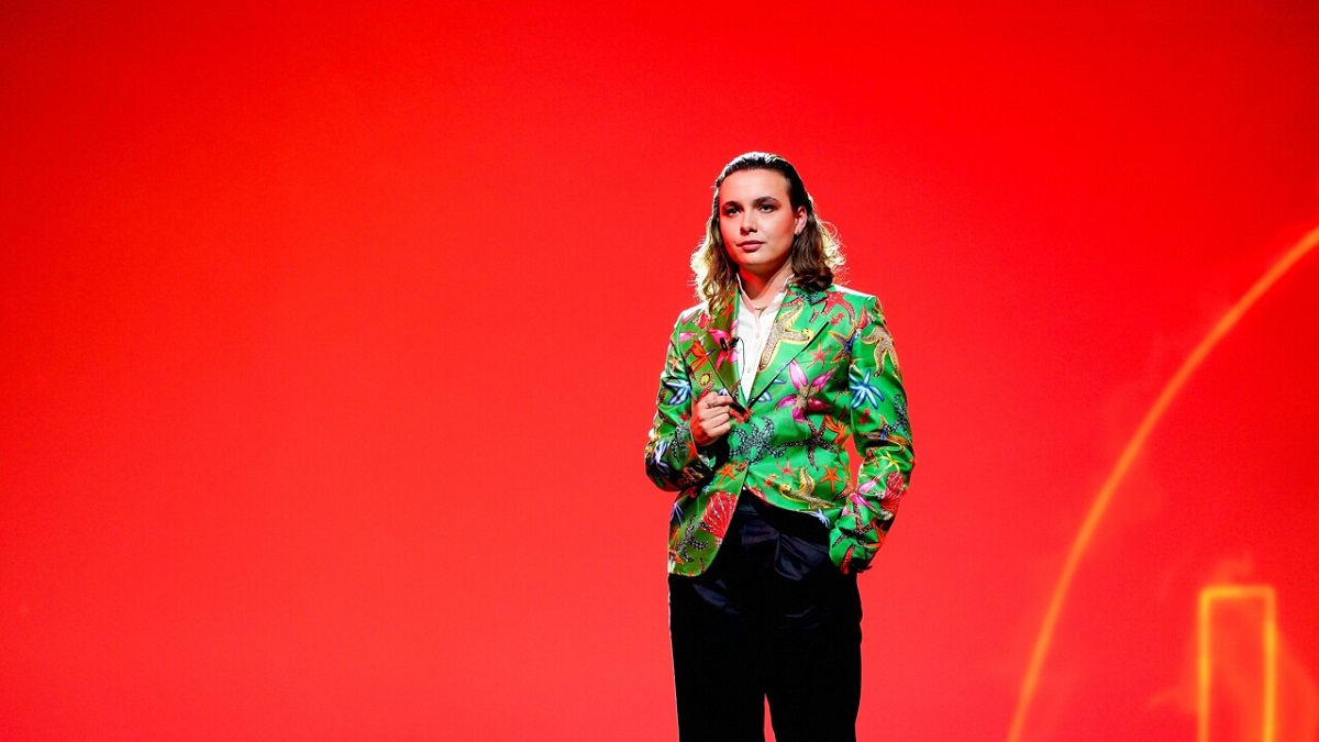 Madame Iena per una sera: il prezzo da capogiro del look della cantante