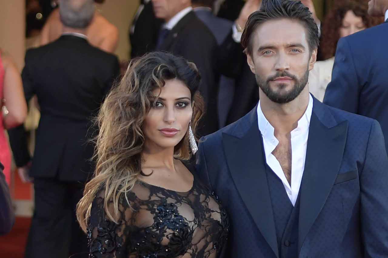Mila Suarez fa gravi accuse sul rapporto tra Delia Duran e Alex Belli: “hanno una relazione aperta”