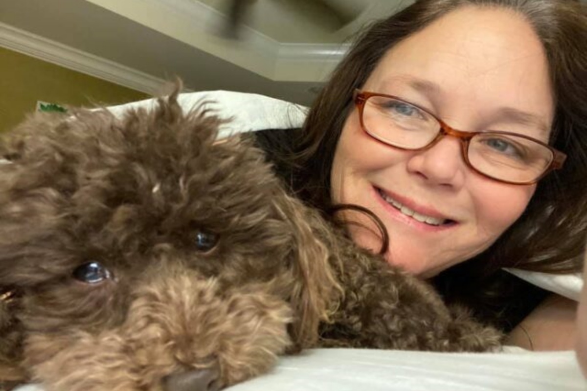 La tragica e improvvisa morte del cagnolino Piper provoca un’enorme rabbia