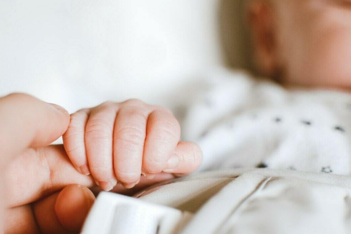 parents one month old newborn