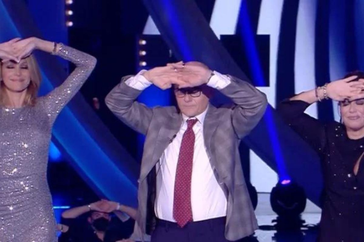 Giucas Casella ipnotizza lo studio, era tutto preparato?