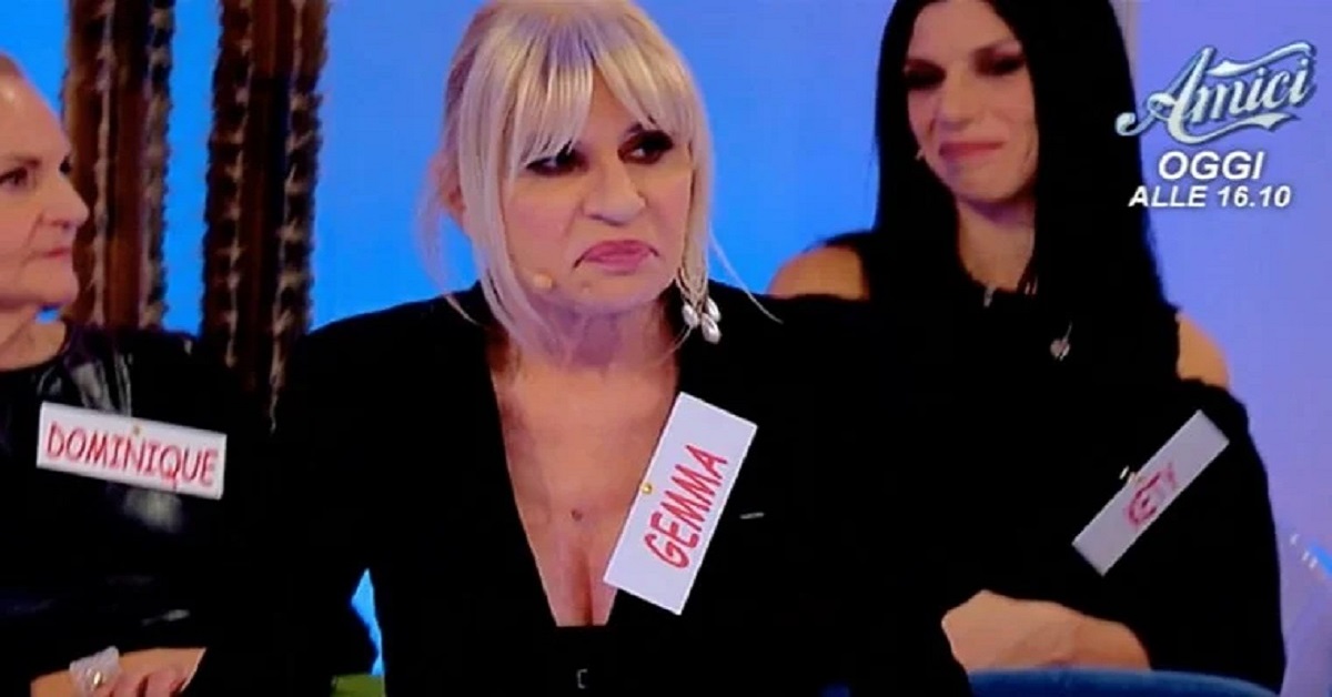 UeD: Gemma Galgani torna single. Si presenta un nuovo e interessante cavaliere per lei. Tina è una furia