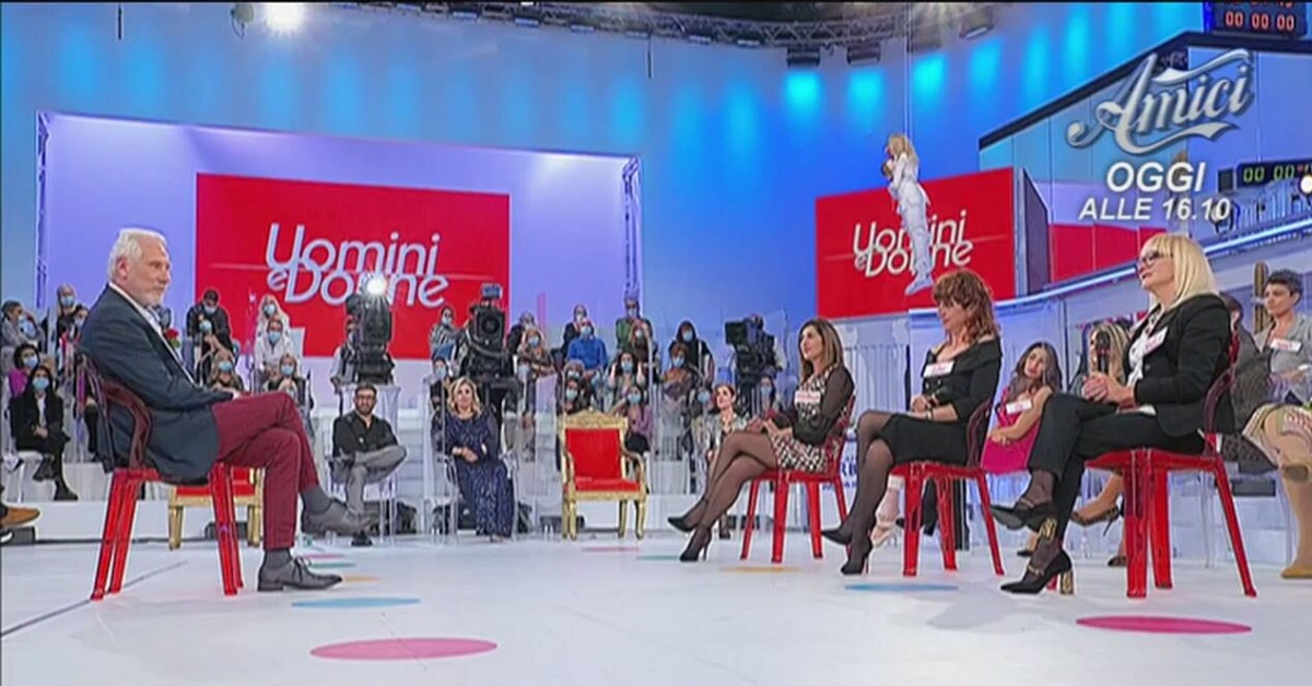 UeD: tre nuove dame arrivano in studio per Costabile