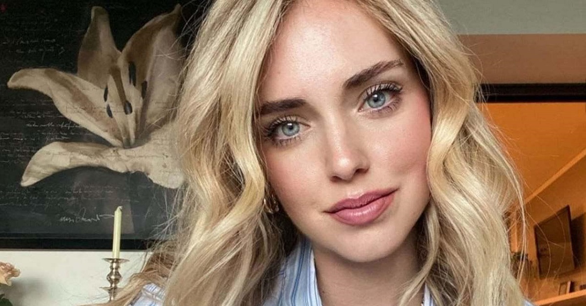 Chiara Ferragni: l’influencer lancia la moda dei pullover con la stampa a forma di gatto