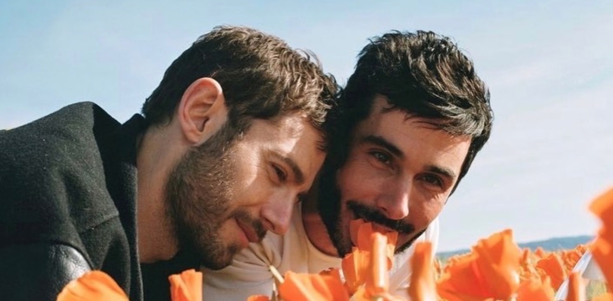 Julian Morris fa coming out: “Sto con lui da 18 anni”