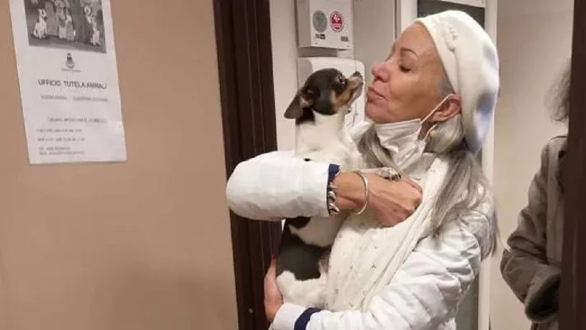 Proprietaria ritrova il cane