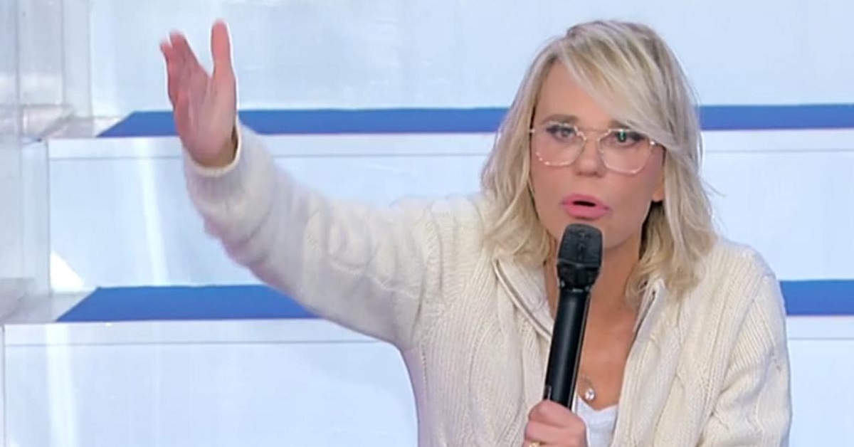 Maria De Filippi via dallo studio di C’è posta per te: tutti la aspettano
