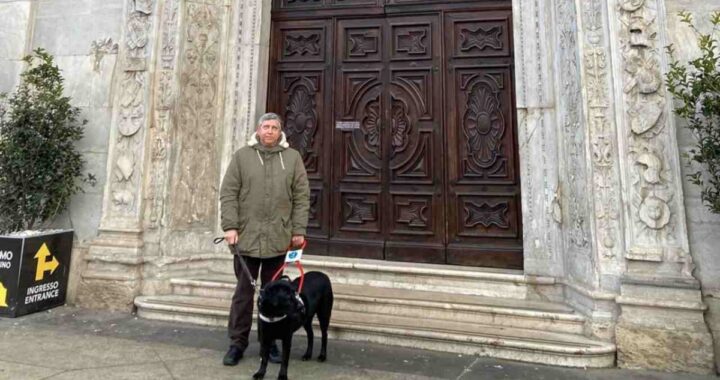 Cane guida non può entrare al Duomo