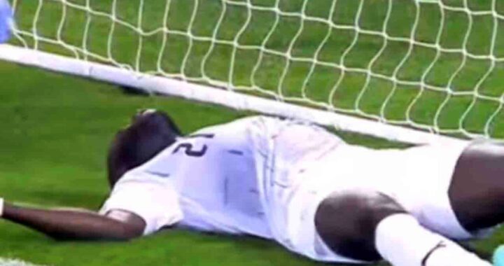 Coulibaly ha un malore, James Rodriguez lo soccorre