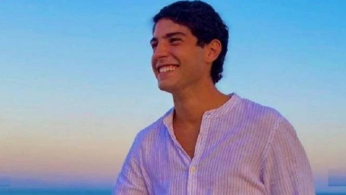 Roberto Frezza morto a 20 anni per un selfie sul tetto della scuola