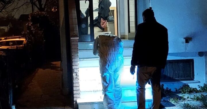 Renato Magliarisi aggredisce la moglie Renata con due coltellate