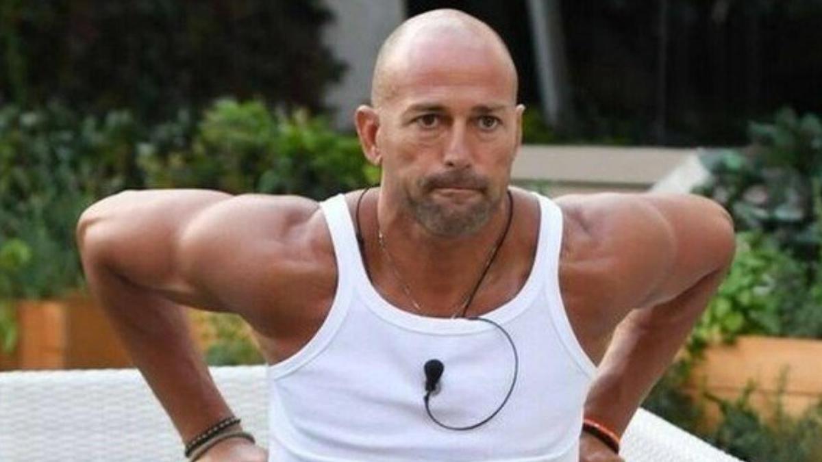 Stefano Bettarini si scaglia contro Alfonso Signorini: “despota, storie finte”