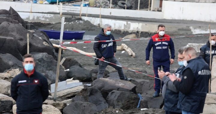 Bimbo annegato ucciso dalla mamma