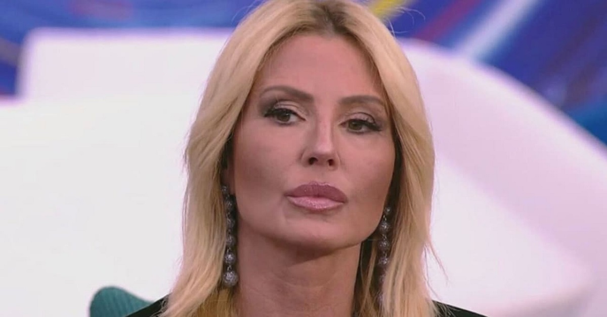 Nathaly Caldonazzo nella bufera, le accuse dell’ex di Ippoliti: “Ti sei intromessa in un matrimonio”
