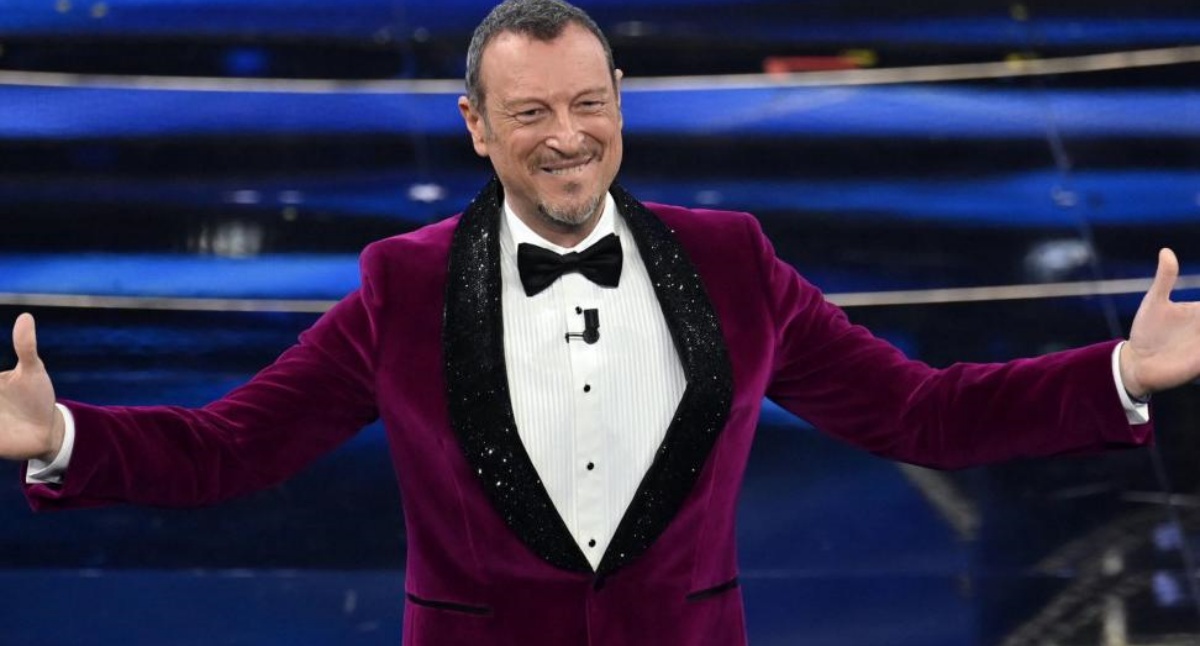 Festival di Sanremo 2022: perché gli artisti dicono la parola “Papalina” sul palco?