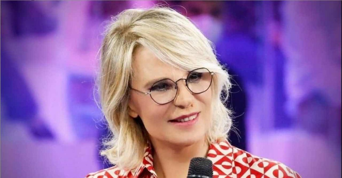 Uomini e Donne, Maria De Filippi inchioda una dama: studio in visibilio