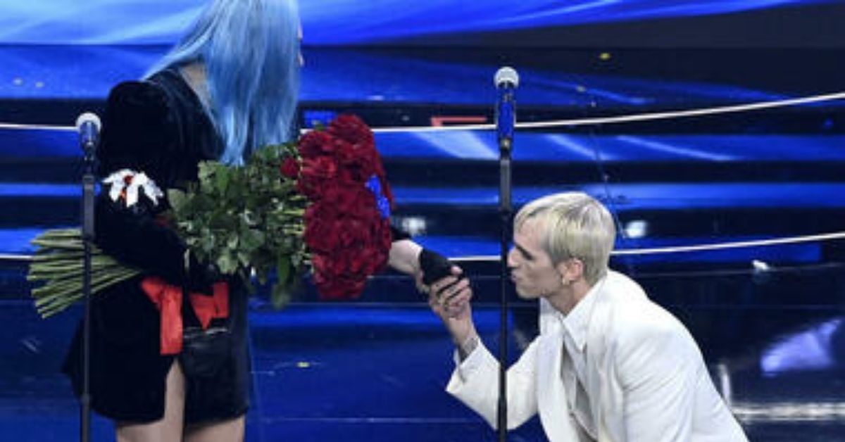 Achille Lauro, cosa significa la lettera consegnata a Loredana Bertè a Sanremo 2022