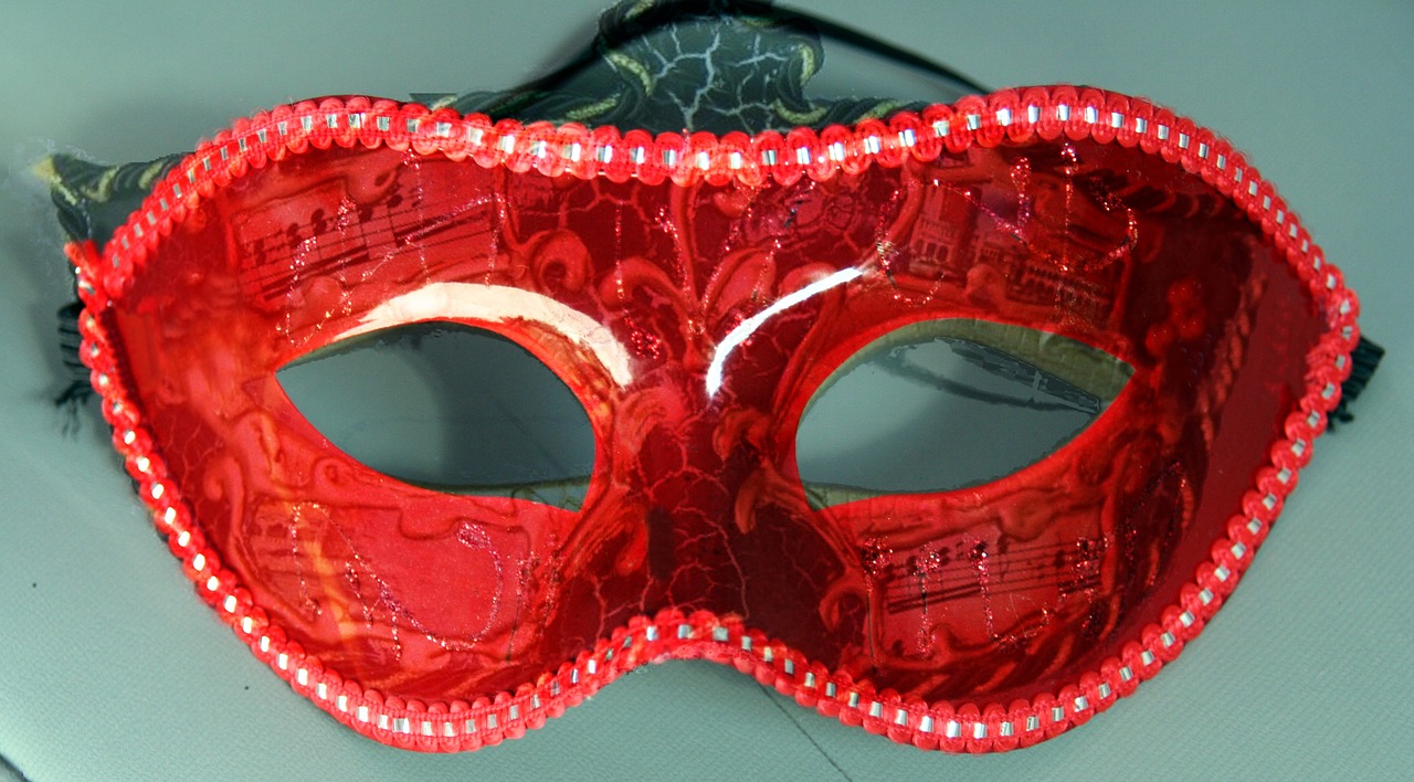 Carnevale, le maschere da colorare per far divertire i bambini