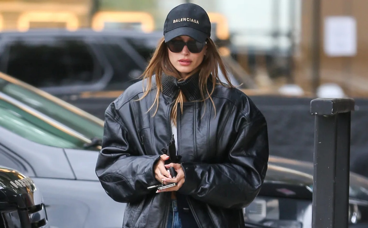 Paura per Hailey Baldwin: malore con sintomi simili a quelli di un ictus
