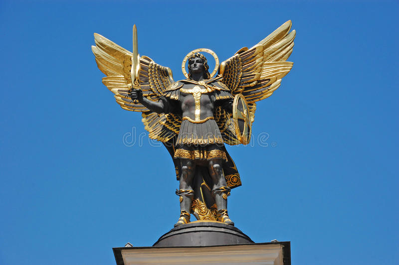 Colorado, lacrime di sangue sulla statua di San Michele Arcangelo patrono di Kiev