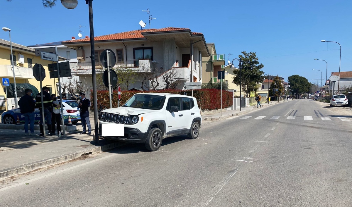 incidente passeggino bambino di 8 mesi