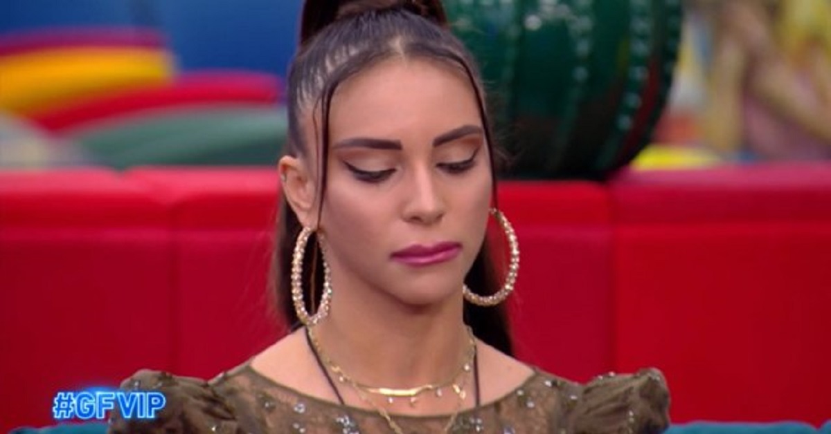 Barù attacca Jessica: “Siamo tutti figli di giardinieri che si fanno le principesse”. La ragazza scoppia in lacrime