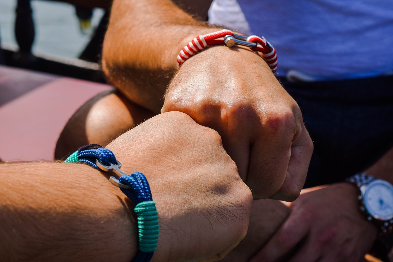 Tanti bracciali da uomo da regalare per ogni occasione