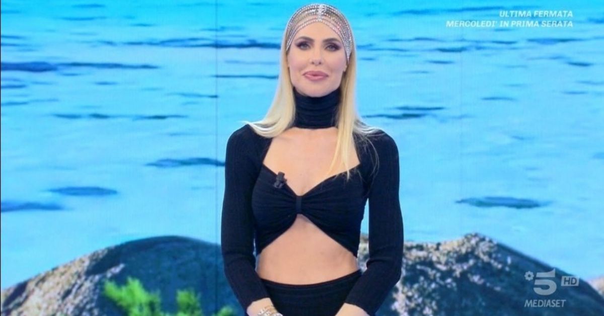 Ilary Blasi look Isola dei Famosi