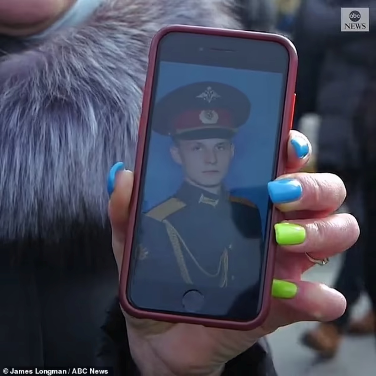 madre di un soldato russo implora Putin di restituirle il figlio