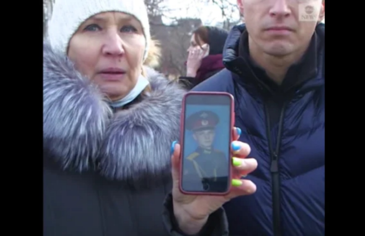 mother of a Russian soldier begs Putin to return her son