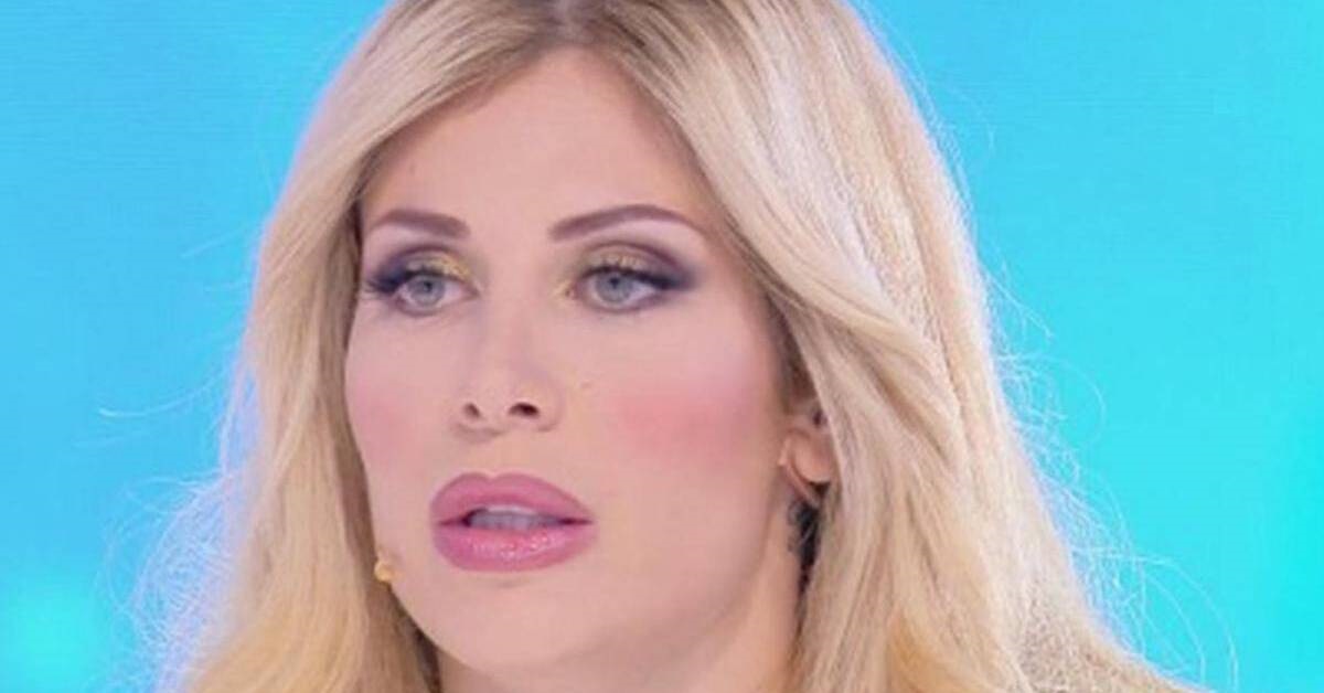 Paola Caruso non parteciperà più a La Pupa e il Secchione. Le indiscrezioni