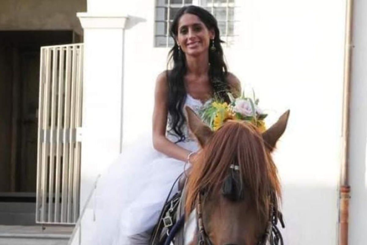 Lucca, colpita da malore Stella Romanini. È stata trovata morta sul divano: lascia una bimba