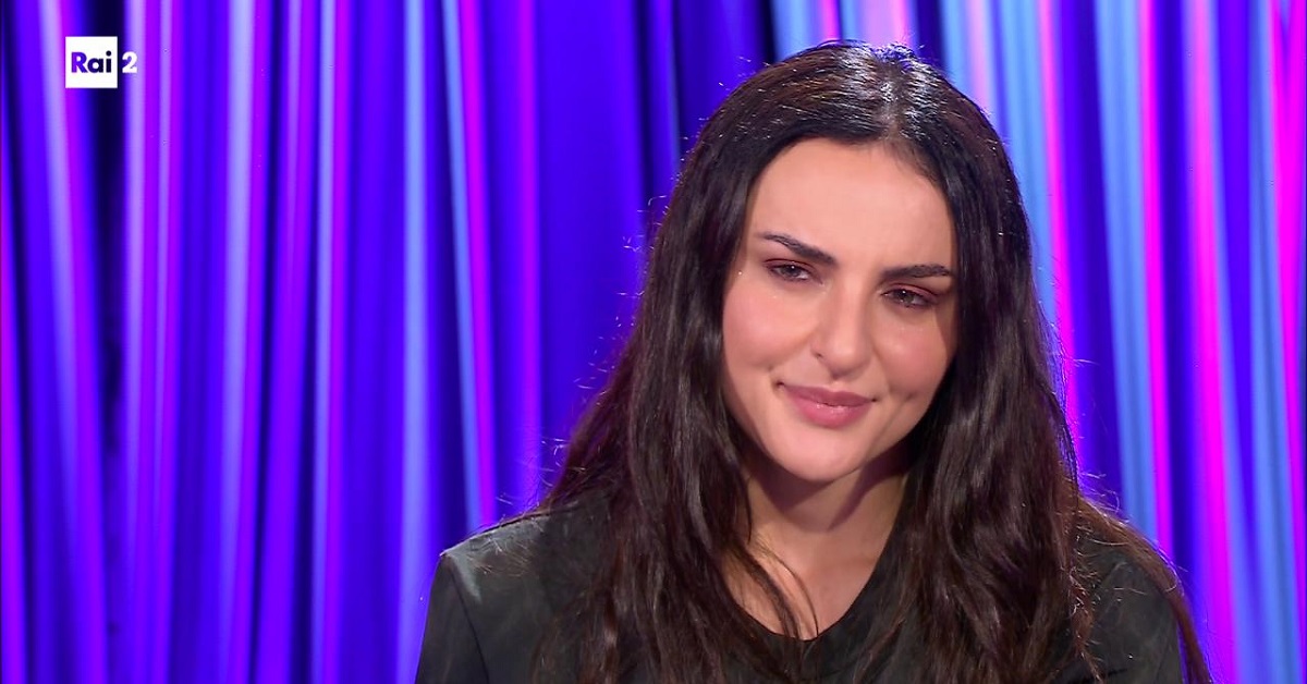 Arisa si confessa in tv: “Ho pensato al suicidio, nessuno mi amava”