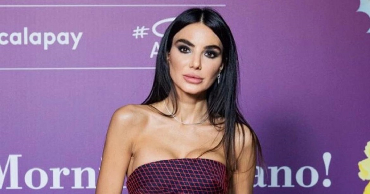 L’influencer 32enne pentita di aver fatto il filler al viso lo rimuove
