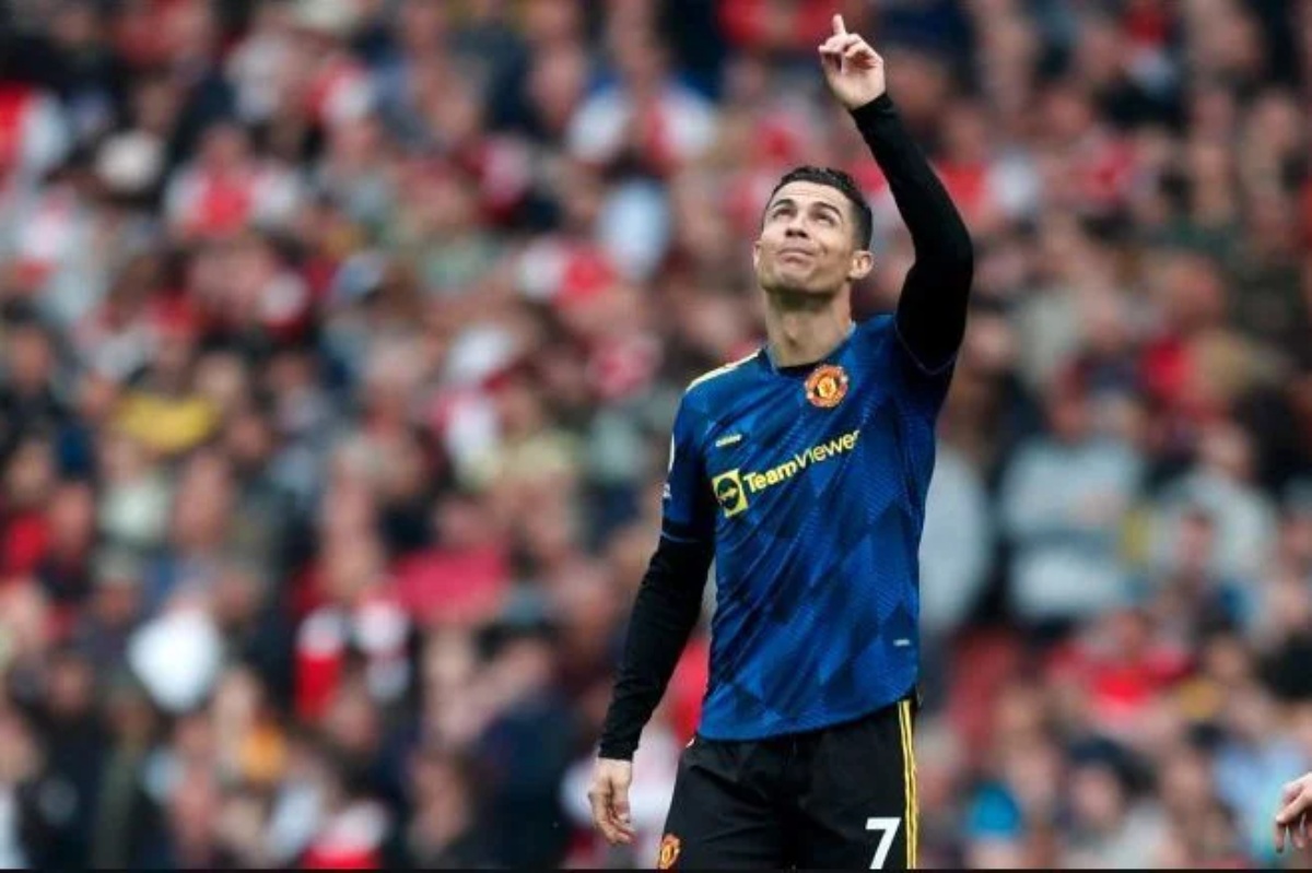 Cristiano Ronaldo dedicates the goal to his missing son