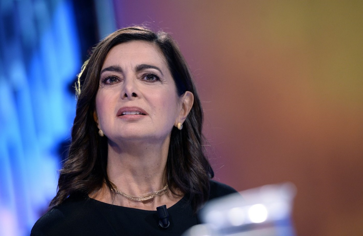 La rivelazione di Laura Boldrini: “Ho scoperto per caso di avere un tumore”